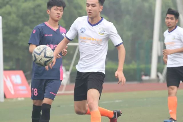 大连鲲城主场2-1战胜无锡吴钩，穆谢奎点球绝杀